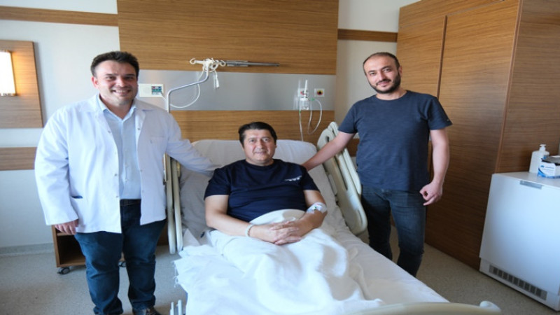 Beyindeki 4 cm kitle burundan çıkarıldı