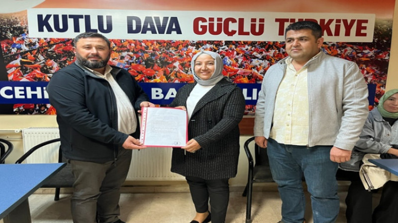 Seyhan Kılınçarslan aday adaylığı başvurusunu gerçekleştirdi