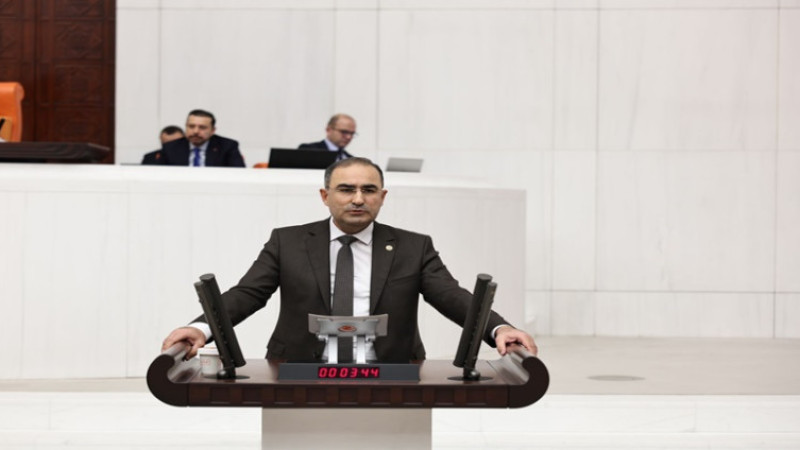 Arslan önce teröre tepki gösterdi, sonra Sağlık Market’i anlattı! 