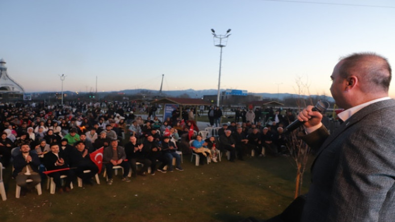 Uluçay, gençlik buluşmasında projelerini İngilizce anlattı