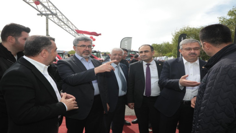AK Parti Tarım ve Hayvancılık fuarına çıkarma yaptı