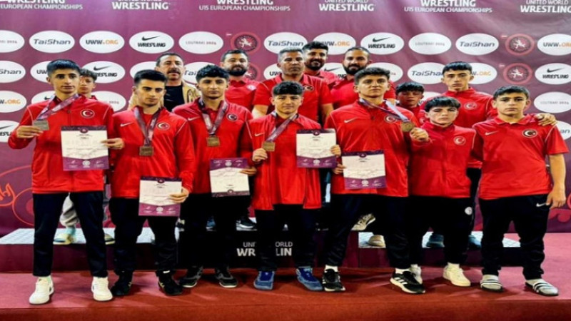 Osman Kaplan, U-15 48 kg kategorisinde Avrupa ikincisi oldu