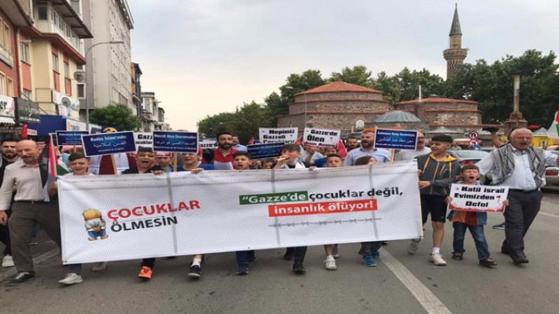 Çocuklar Filistin için yürüdü!