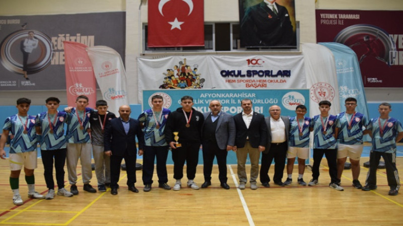 Okul Sporları Genç Erkekler Hentbol Müsabakaları tamamlandı
