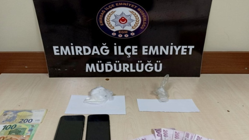 Emniyet Müdürlüğü görevlilerince uyuşturucu maddeler ele geçirildi