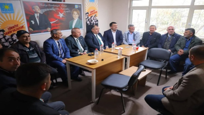 İYİ Parti Afyonkarahisar İl Başkanlığı'nda bayramlaşma düzenlendi