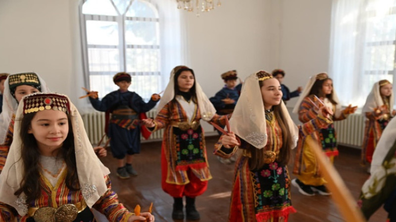 Emirdağ’da Halk Dansları ve Folklor Grubu kuruldu 