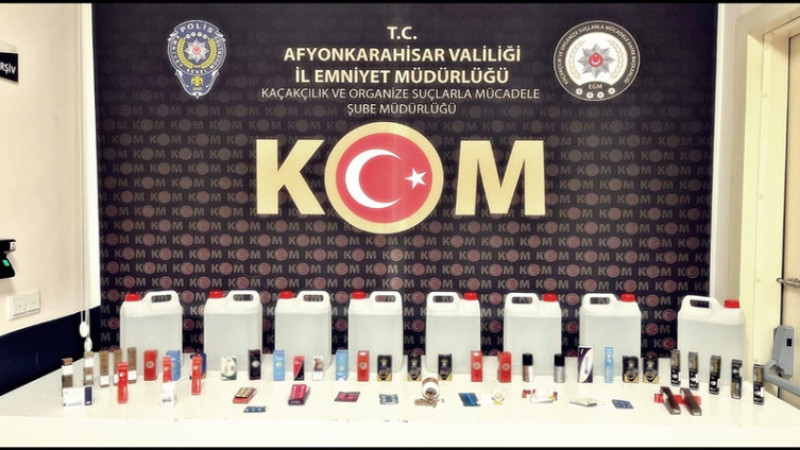 Emniyet, yapılan operasyonla bir çok kaçak cinsel ürün ele geçirdi