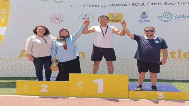Afyonkarahisar’lı özel sporcular şampiyonada herkesi gururlandırdı