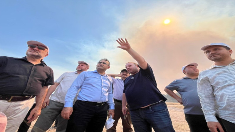 AK Parti Heyeti Sarıcaova Köyü’ne yangın bölgesine gitti