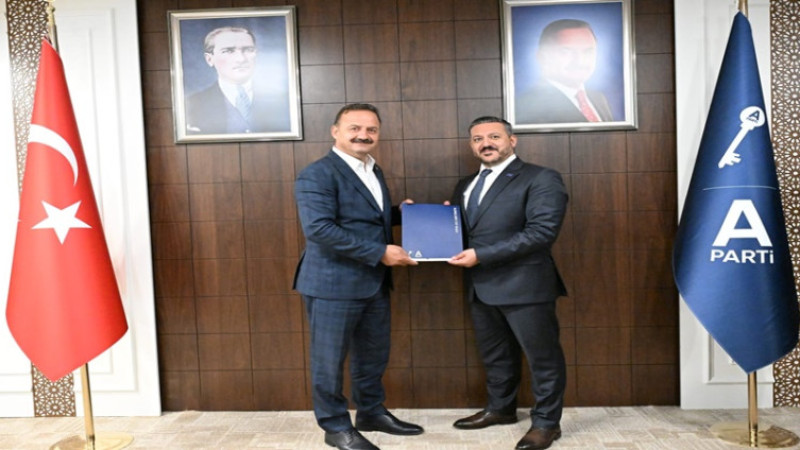 Anahtar Partide bayrak değişimi gerçekleşti