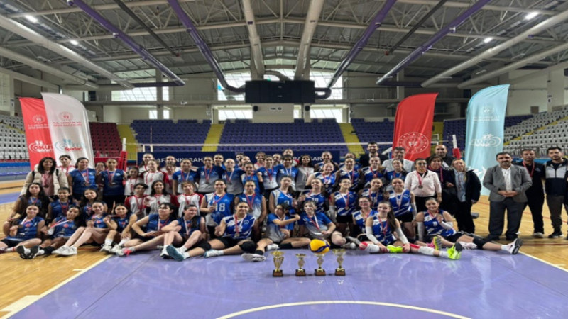 Okul Sporları Yıldız Kızlar Voleybol Müsabakası Afyon’da sona erdi