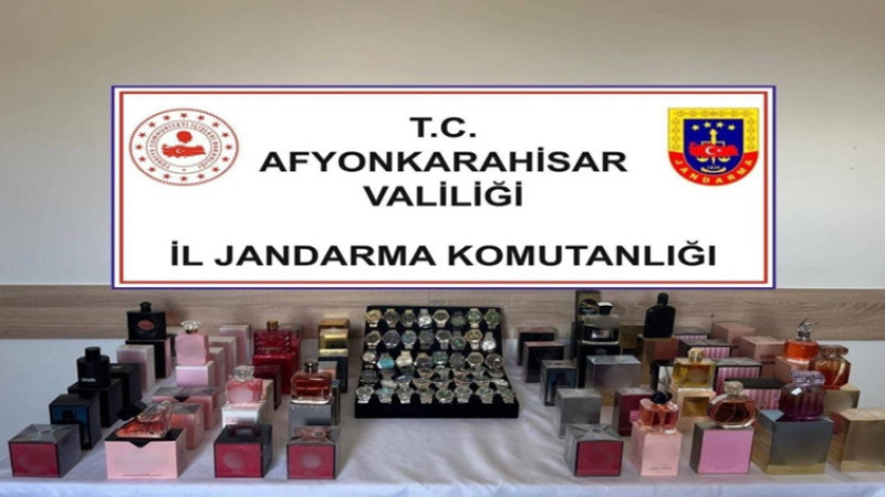 Sülümenli'de kaçak kol saatleri ve parfümler ele geçirildi