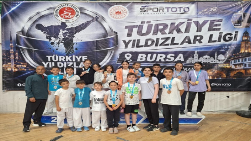 Afyonlu Karateciler, Bursa’dan 11 madalya ile döndü